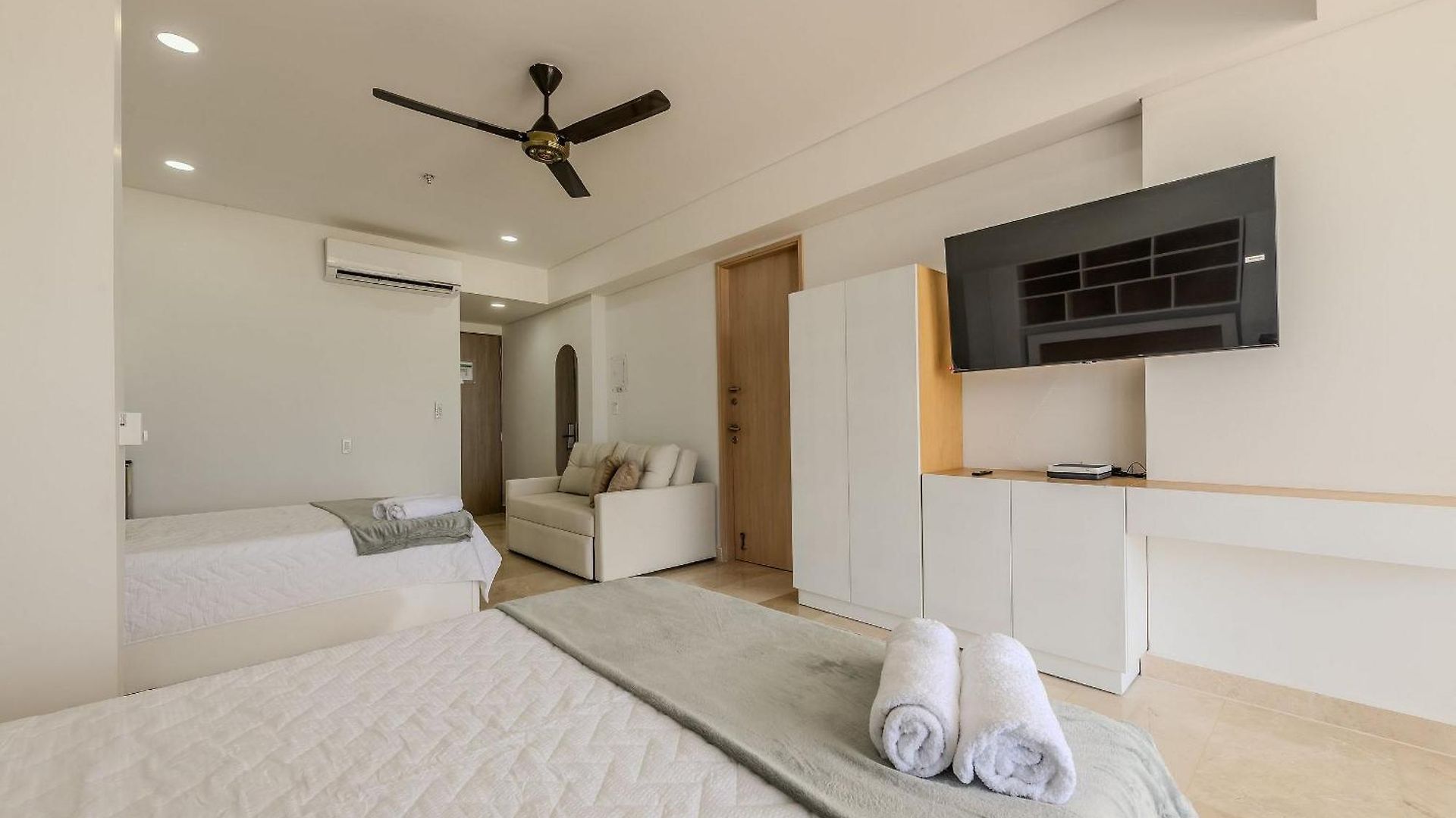 1133 Hotel